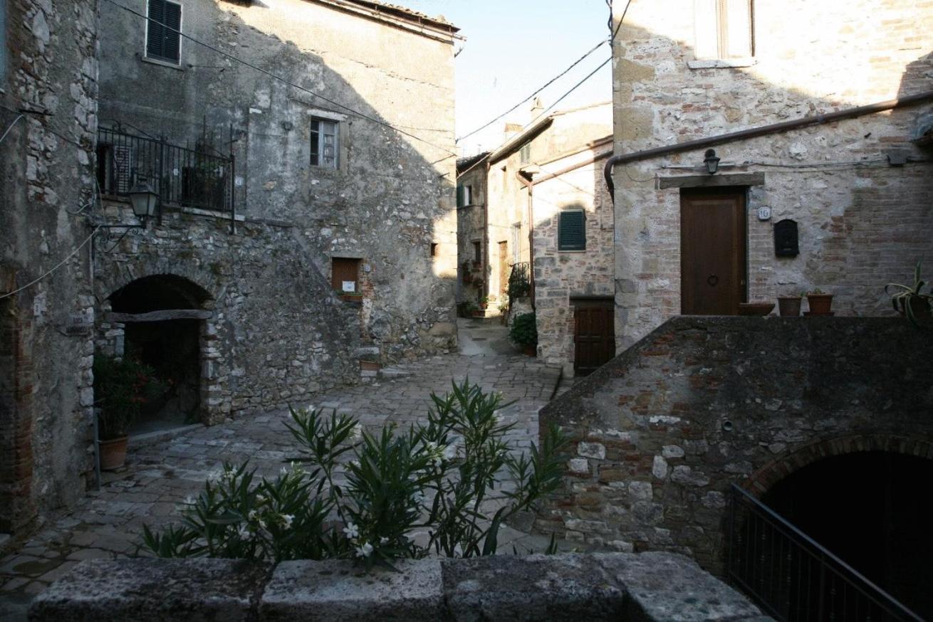 Locanda La Pieve Hotel Semproniano Exterior photo